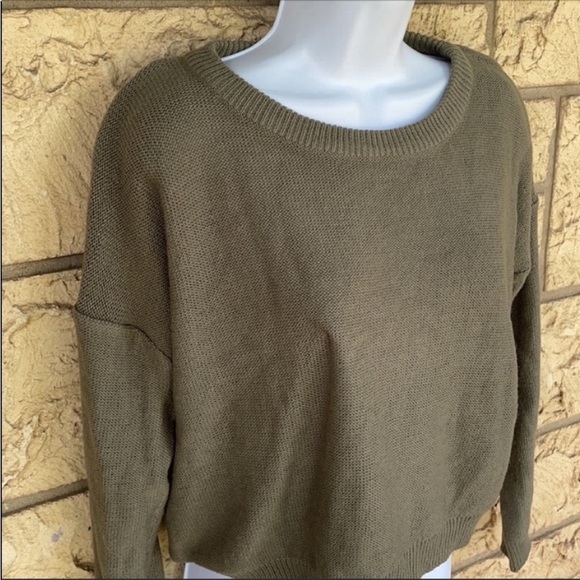 Brave Soul Cropped gray sweater In style casual Size Med Oversized - Picture 1 of 11